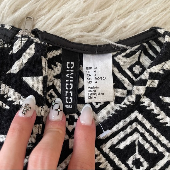 🦓 H&M | Aztec Tribal Racer Crop Tank Top 🦓 - Picture 10 of 12